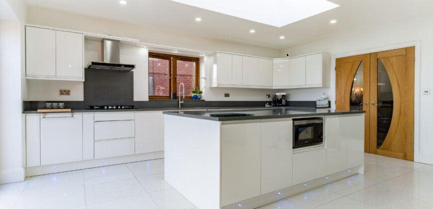 Hollyhedge Road, West Bromwich, B71 3BP